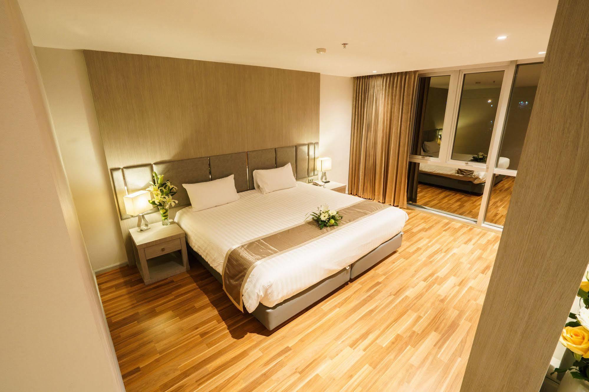 New Season Square Hotel Hat Yai Eksteriør billede
