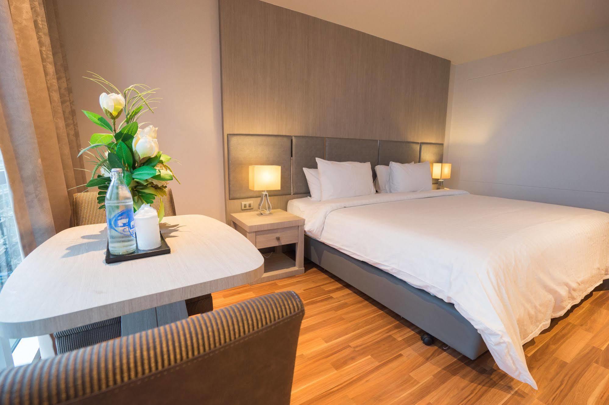 New Season Square Hotel Hat Yai Eksteriør billede